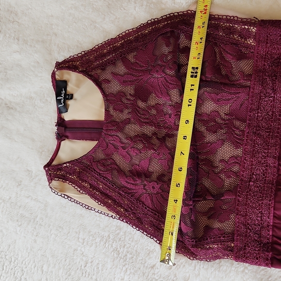 Lulu's M Formal or Semiformal Gown beautiful burgundy color lace overlay top - Picture 10 of 13